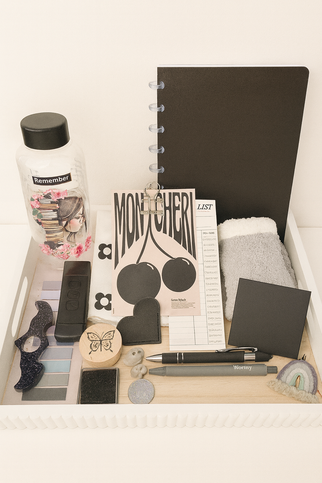 Mystery-Box – Lese-Essentials & Überraschungs-Zubehör (Bücherwurm)